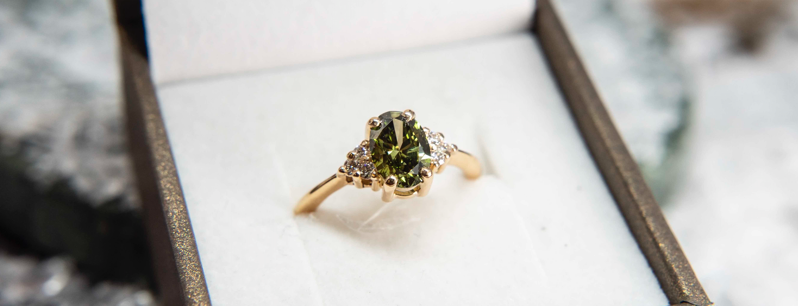 oval cut green diamond engagement ring diamant grön